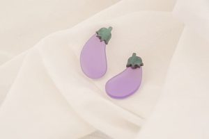 Pendientes con forma de berenjena