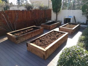 Huerto a medida en estructura: bancal con traviesa ecológica